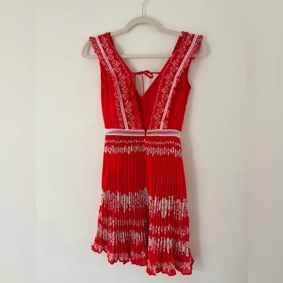 Self-Portrait Red & White Accordion Detailed Mini Dress 0 - Picture 2 of 9